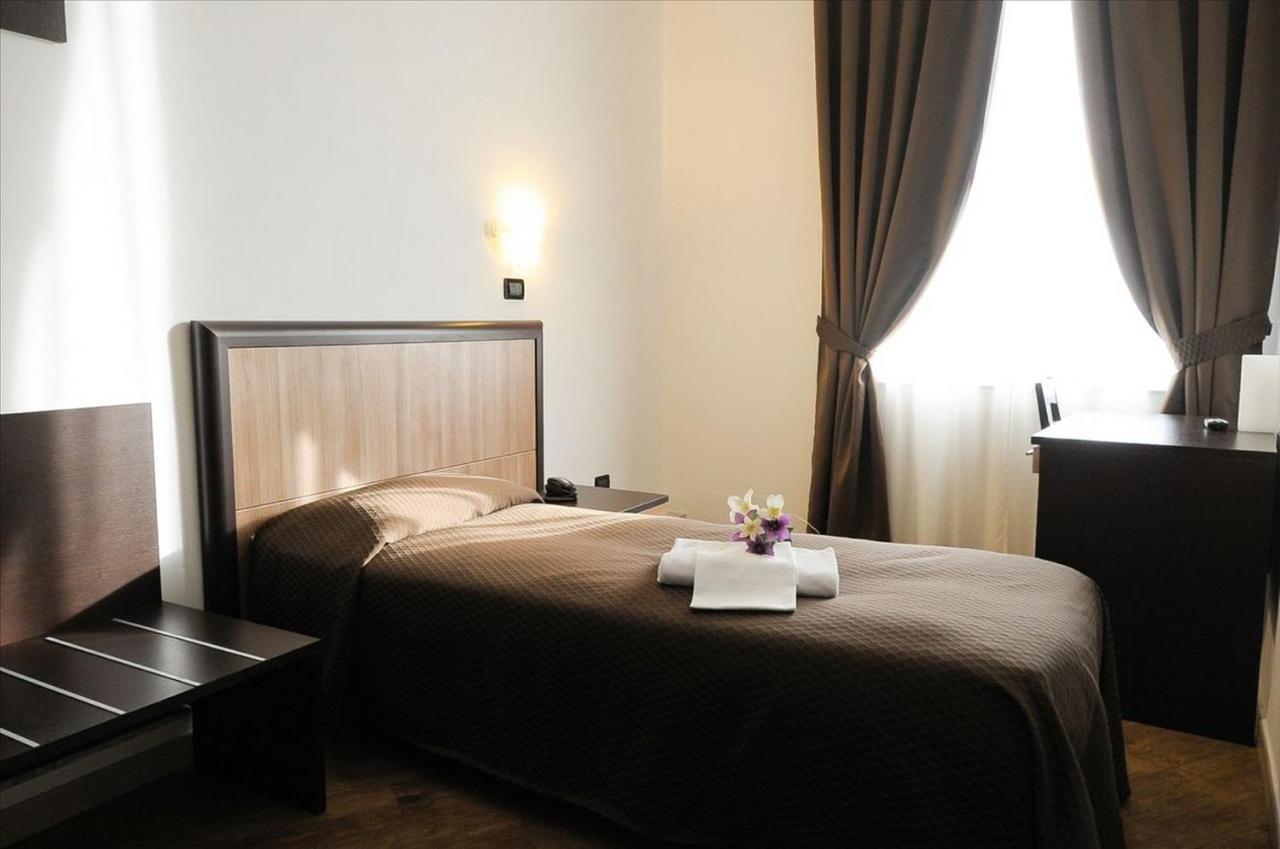Hotel Chopin Genova Kültér fotó