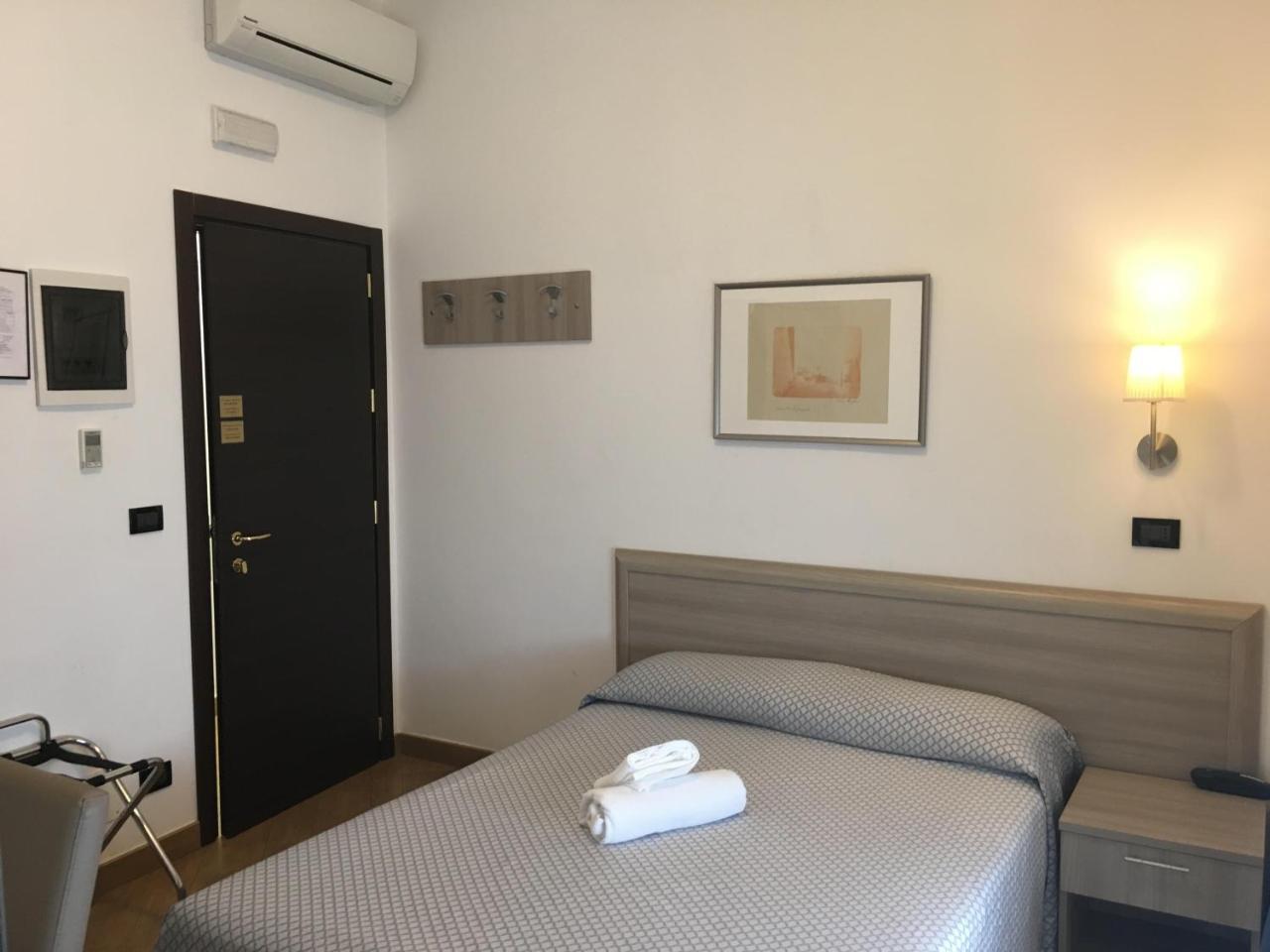 Hotel Chopin Genova Kültér fotó