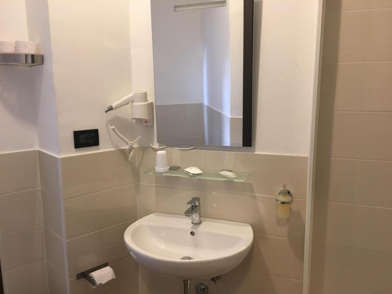 Hotel Chopin Genova Kültér fotó